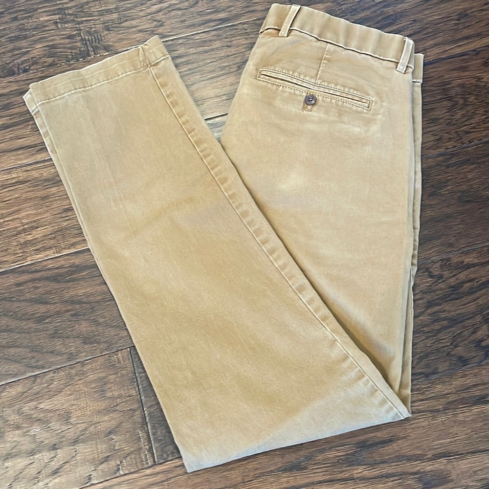 Men’s Gap khaki pants